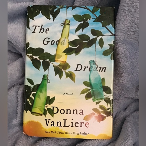 The Good Dream by Donna VanLiere - Picture 1 of 4
